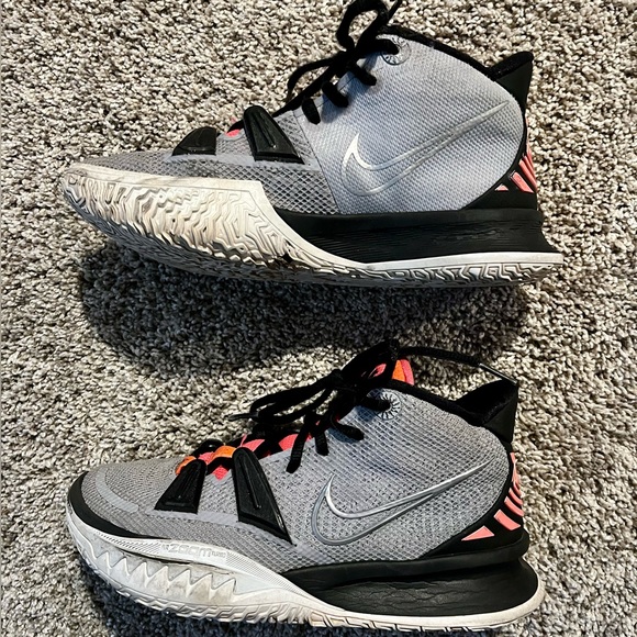 Kyrie 7 - Picture 7 of 7